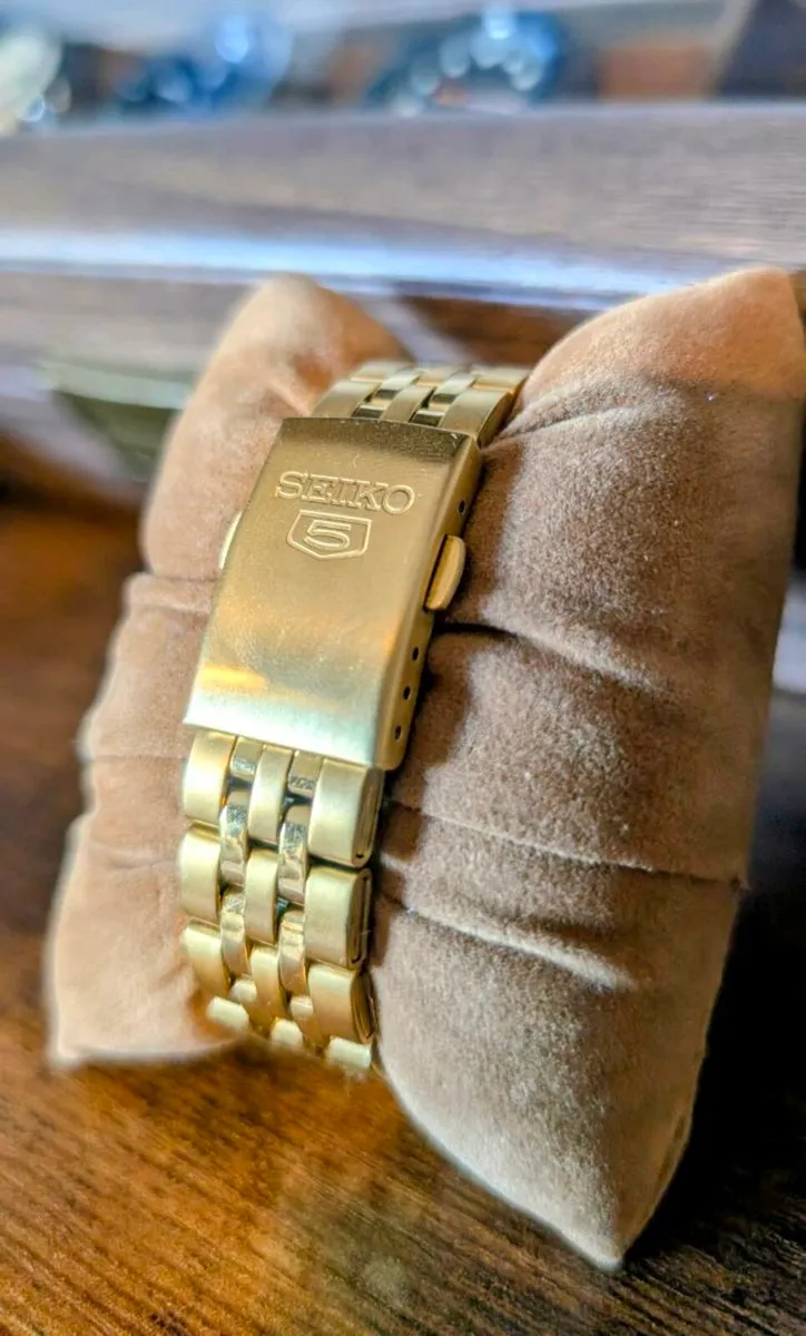 Seiko 5 Mens Gold Tone Automatic Watch - Image 3