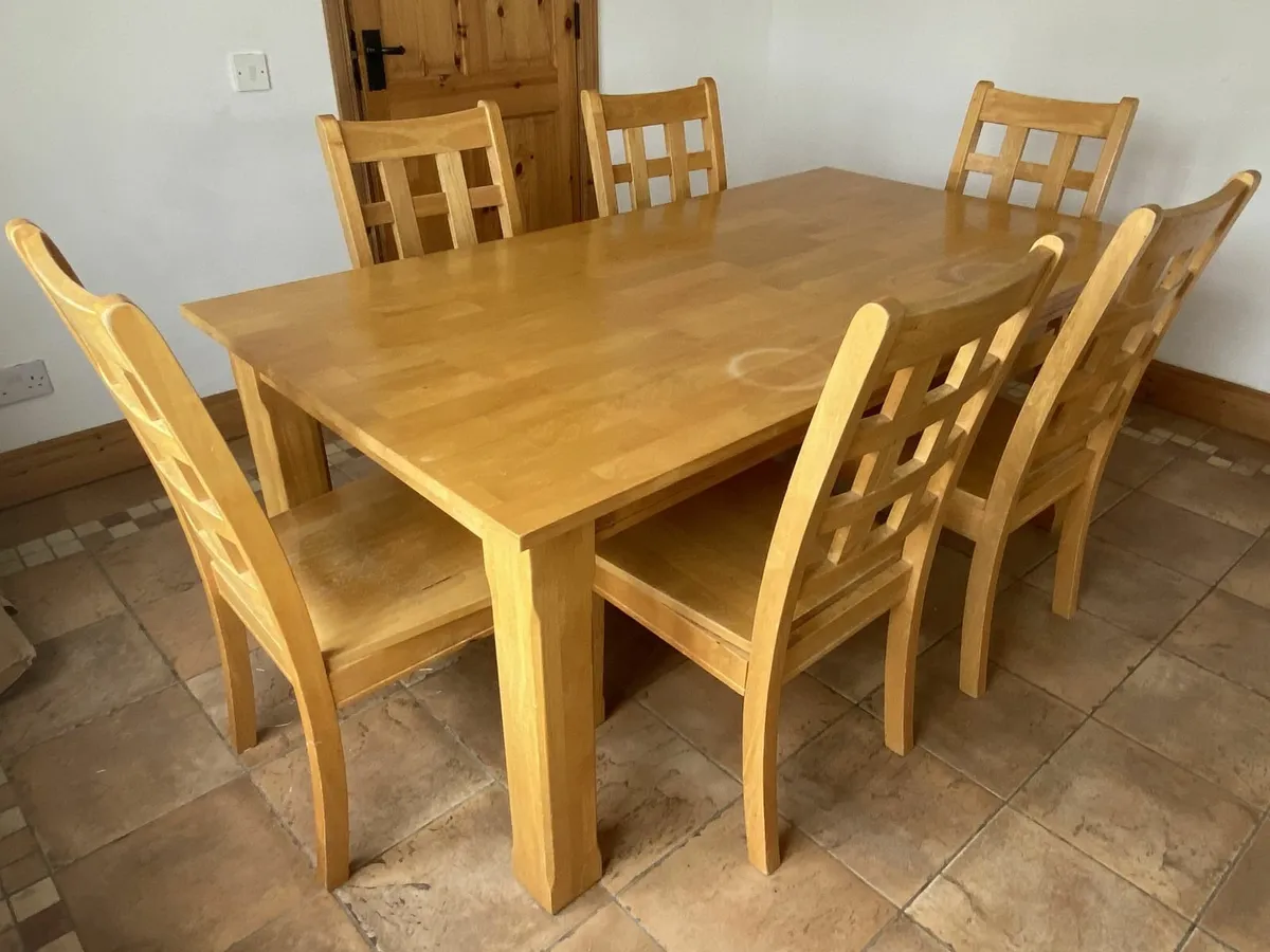 Dining table and chairs - Image 1