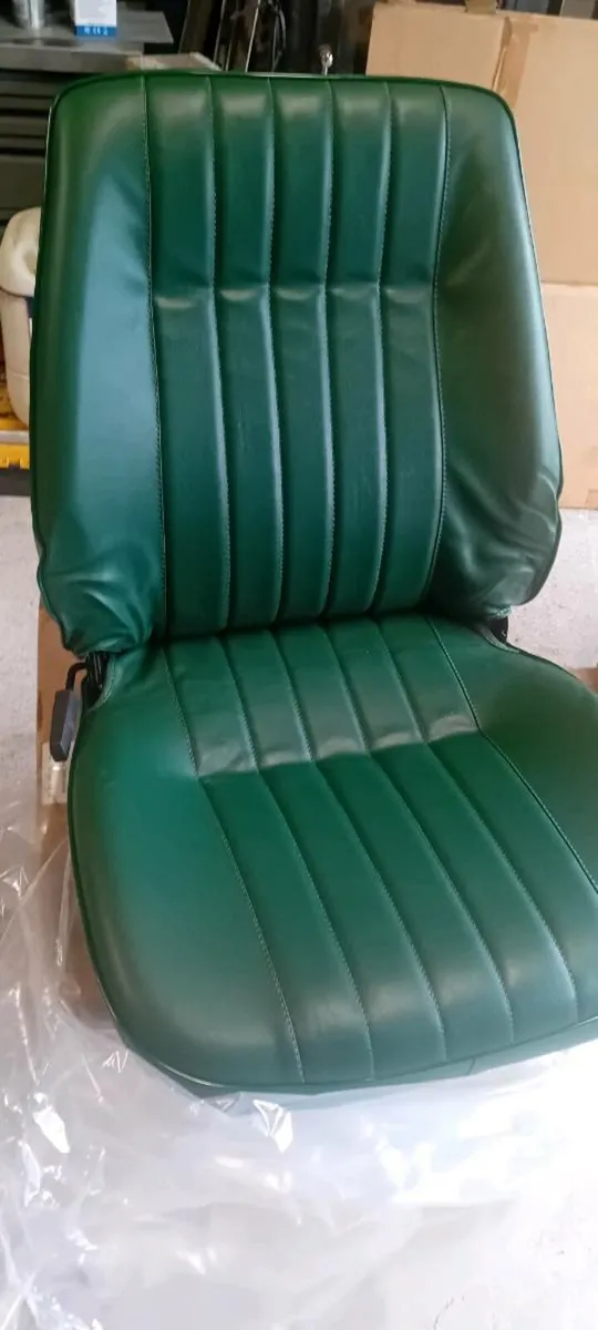 Vintage car seats - Image 1