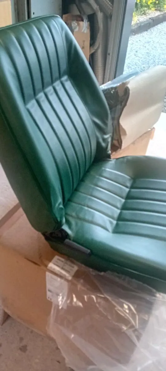 Vintage car seats - Image 4