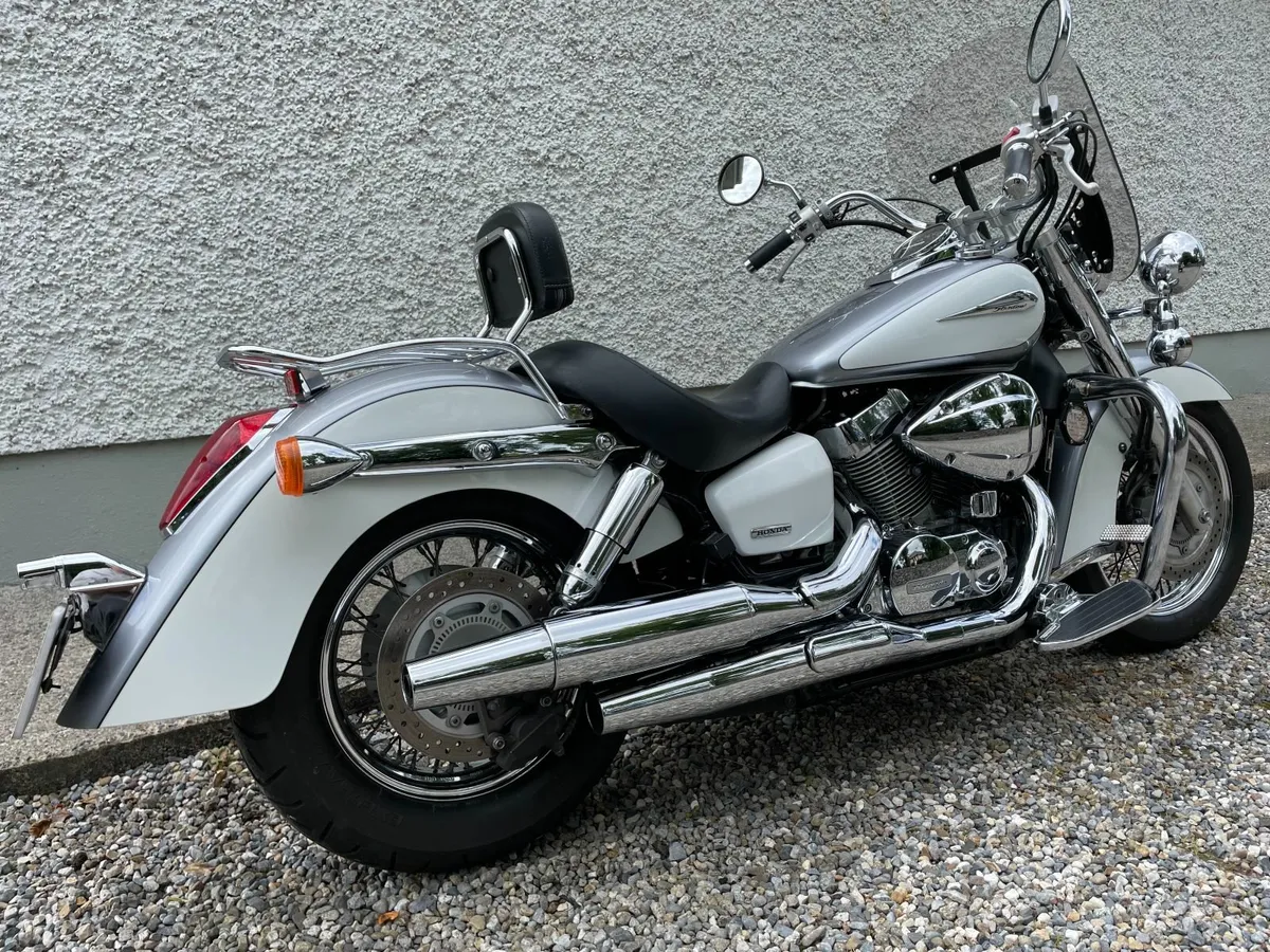 2015 Honda Shadow VT 750, LOTS of EXTRAS - Image 3
