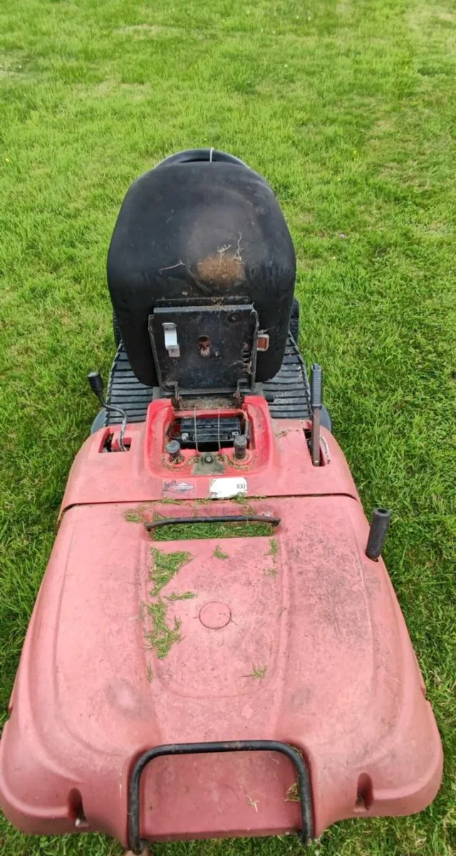 Castlegarden ride on mower - Image 4