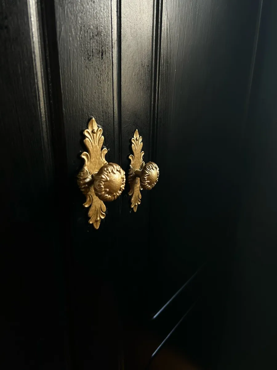 Wardrobe - Image 4