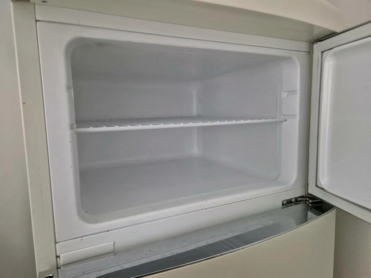 White fridge freezer - Image 3
