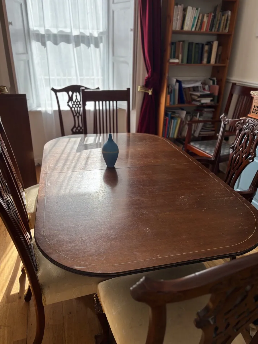 Dining table and chairs - Image 1