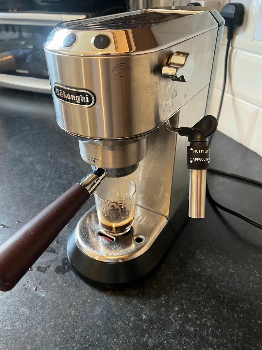 DeLonghi Dedica Pump Coffee Machine - Image 2