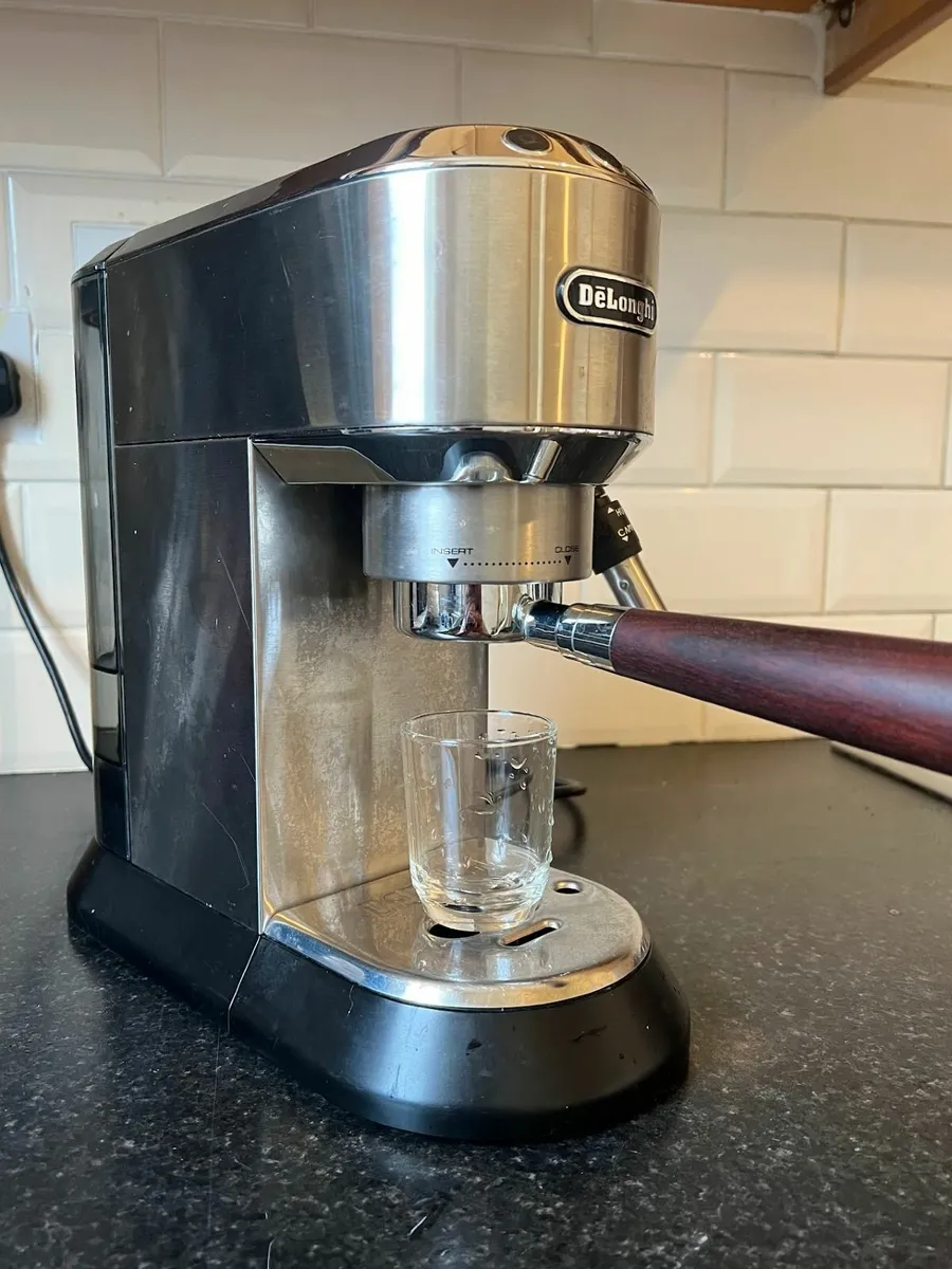 DeLonghi Dedica Pump Coffee Machine - Image 3