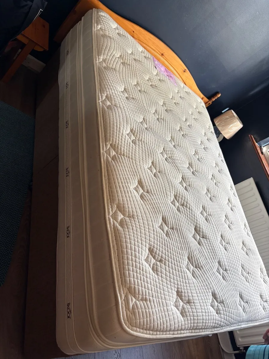 Double Kingkoil iKool mattress and base - Image 3
