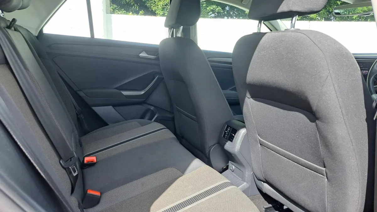 Volkswagen T-Roc 2019 - Image 2