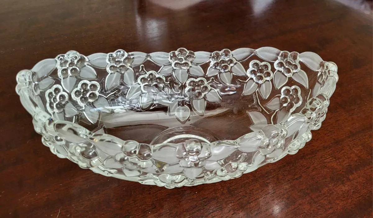 Mikasa Carmen decorative bowl - Image 1