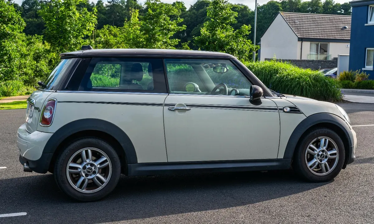 Mini Cooper 2013 - Image 2