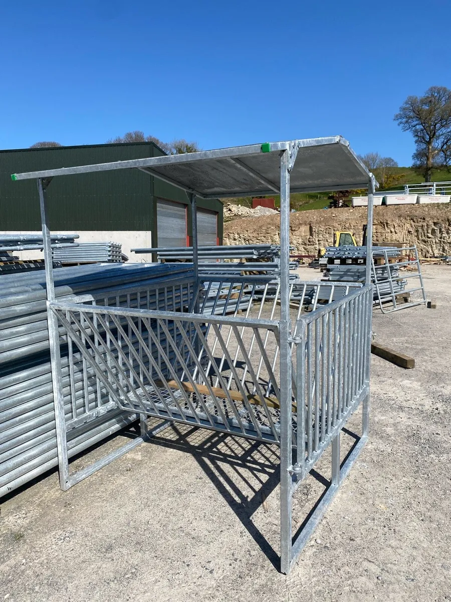 Bale cradle for young calves - Image 1
