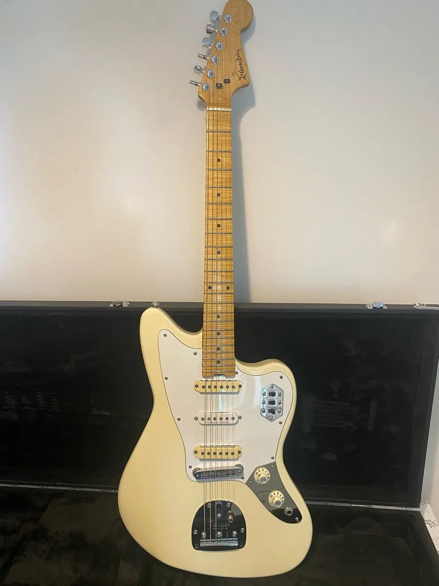 Menapia Guitars Custom Jaguar - Image 3