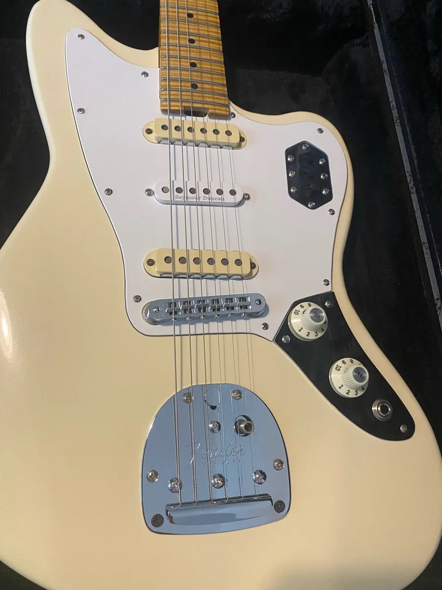 Menapia Guitars Custom Jaguar - Image 4