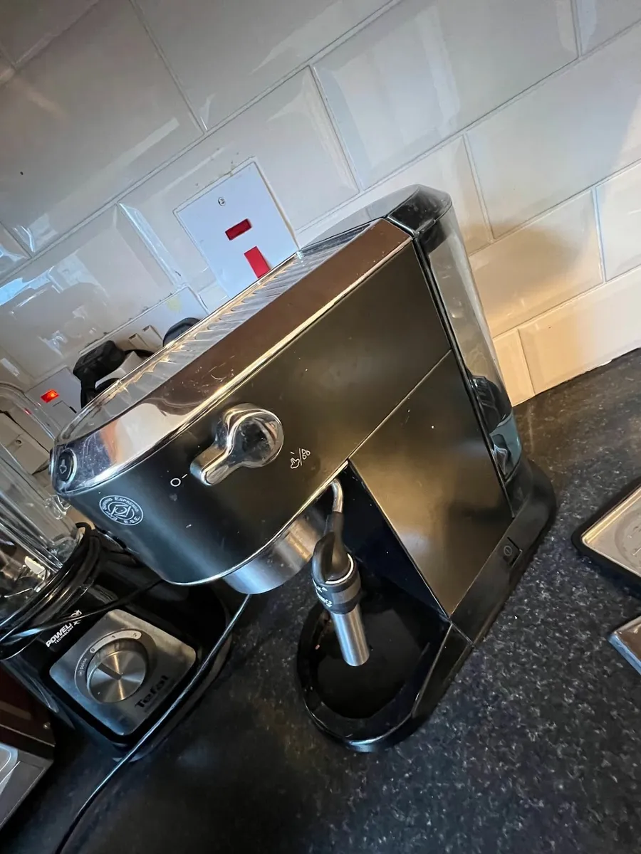 DeLonghi Dedica Pump Coffee Machine - Image 3