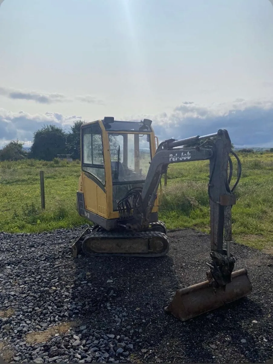 Volvo 1.7 ton digger - Image 3