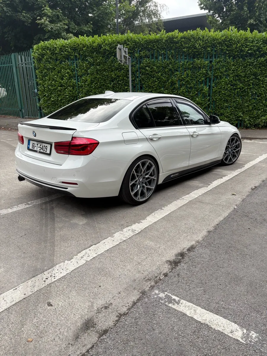 BMW f30 318d sport - Image 1