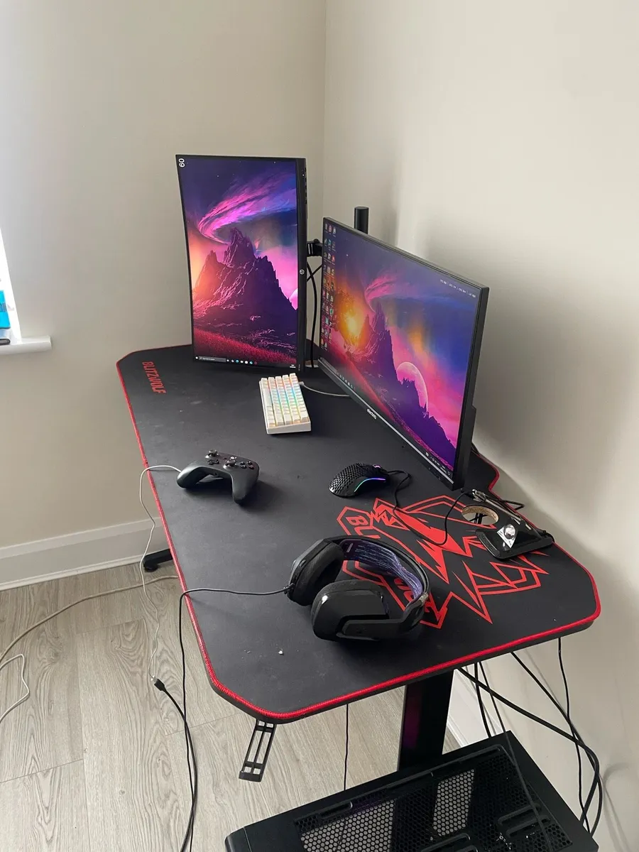 Full gaming setup - Image 1