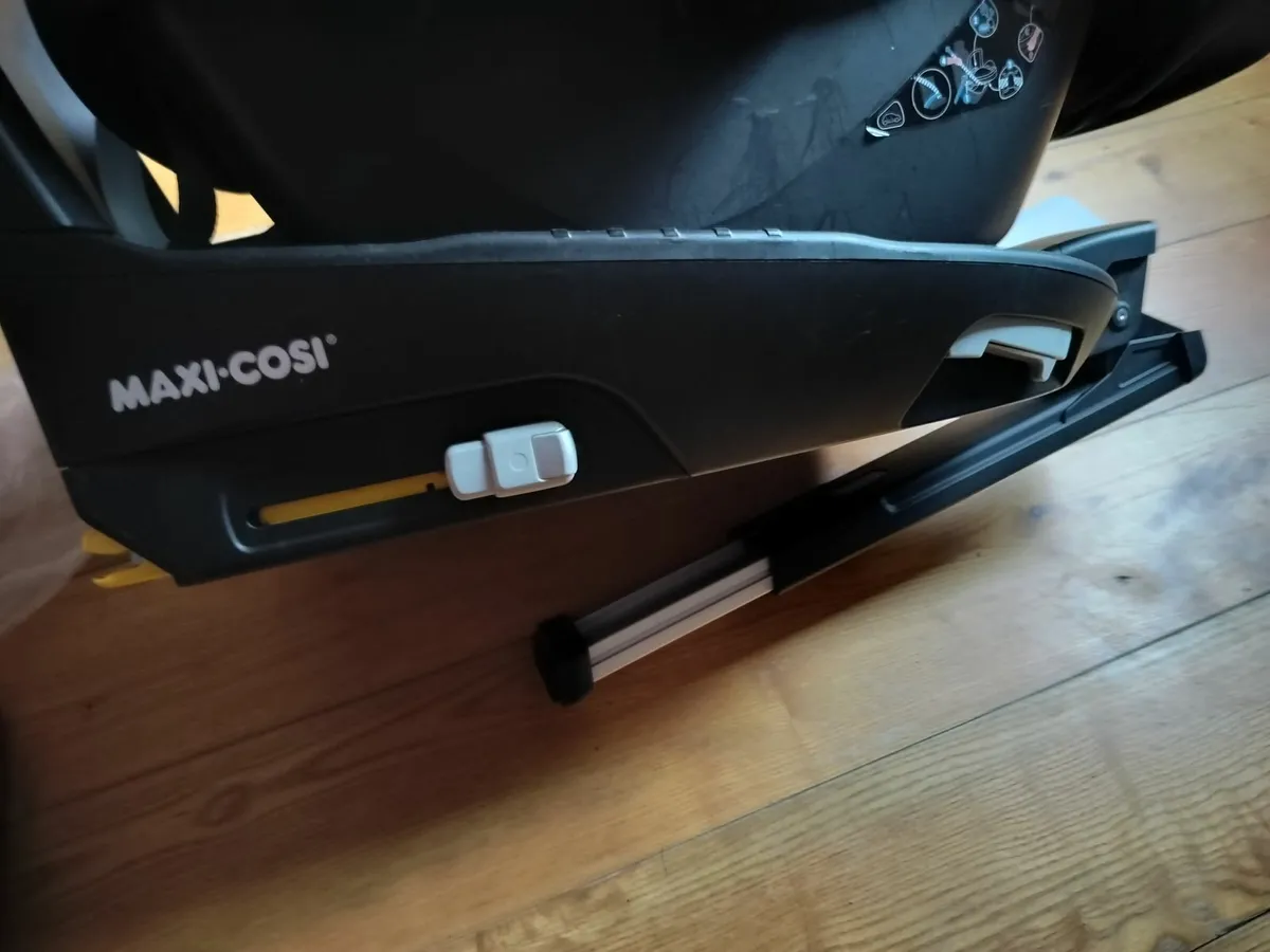 Maxi Cosi Car Family fix 2 isofix base I size - Image 2