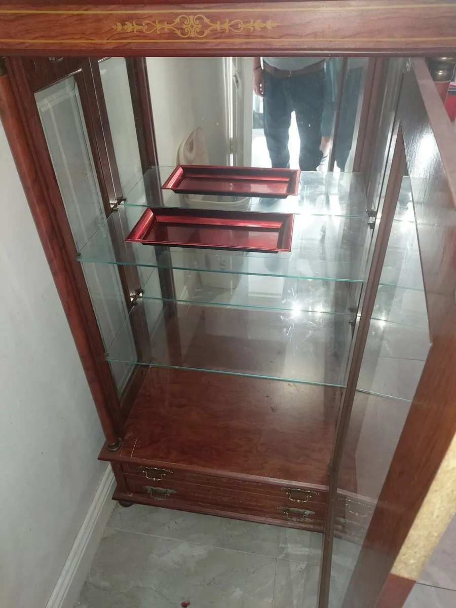 Italian Cabinet - Image 2