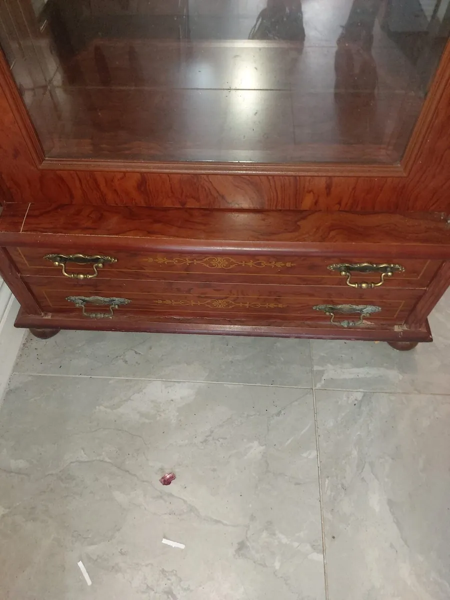 Italian Cabinet - Image 3