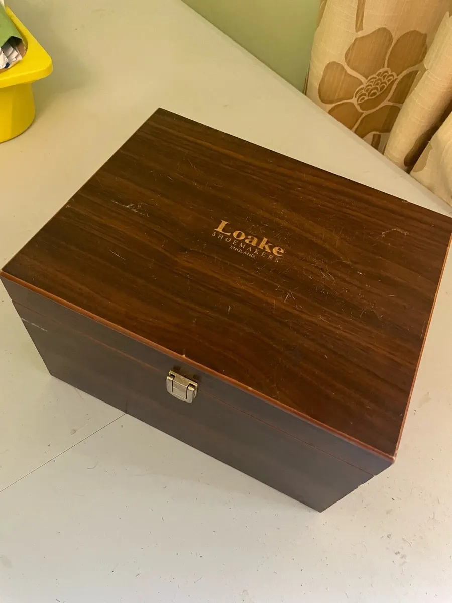 Loake shoe polish box - Image 1