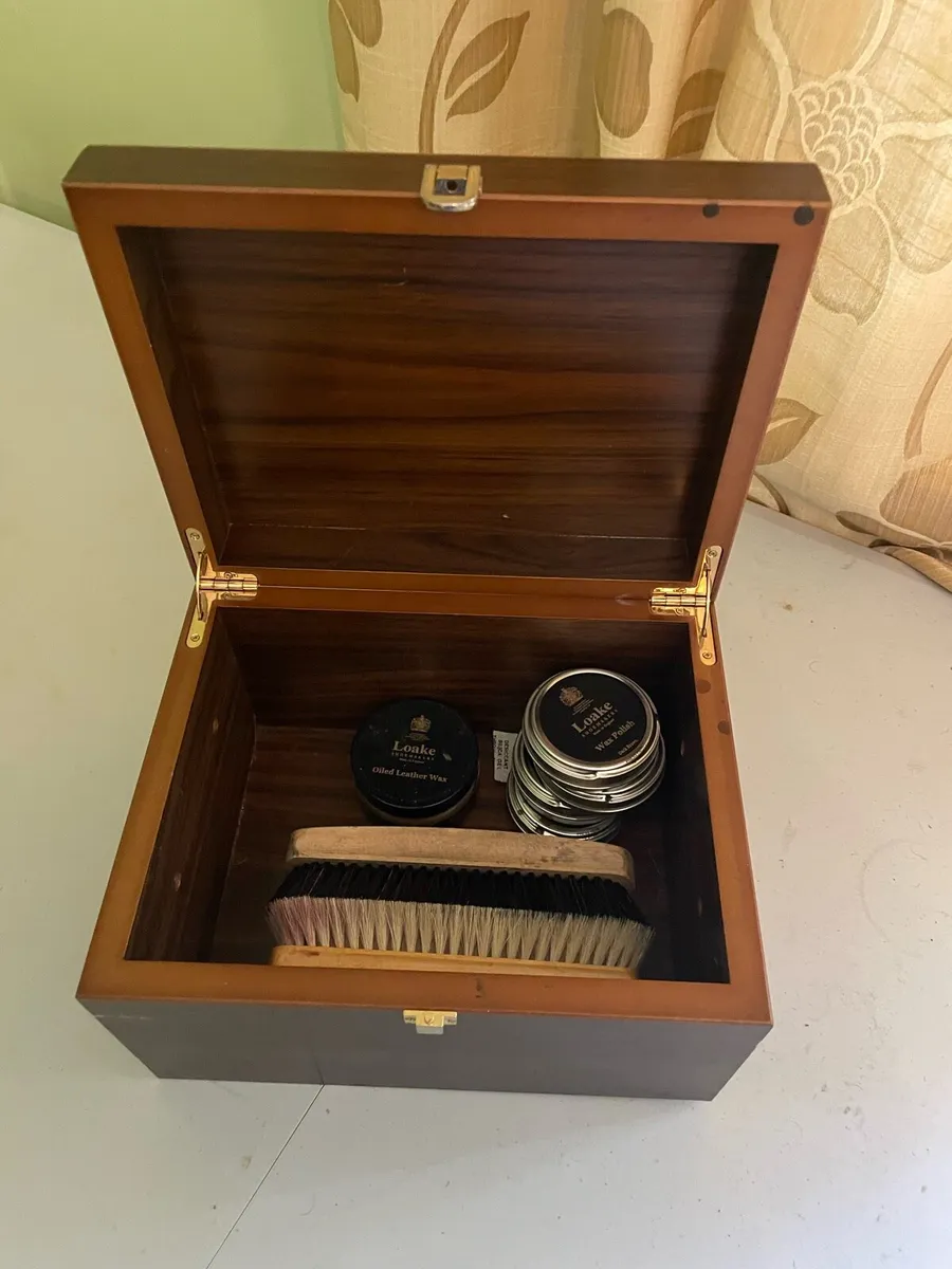 Loake shoe polish box - Image 2