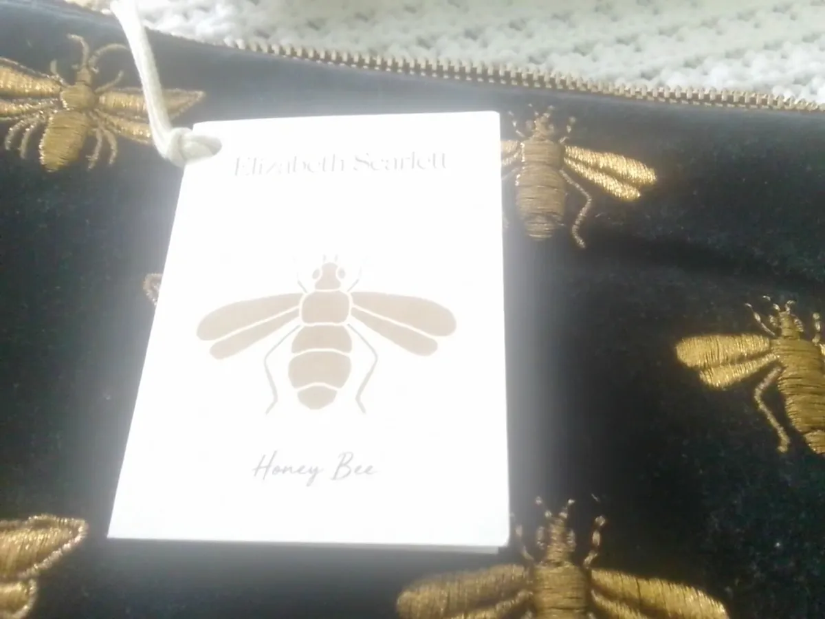 ELIZABETH SCARLETT EMBROIDERED BEE BAG NEW - Image 3