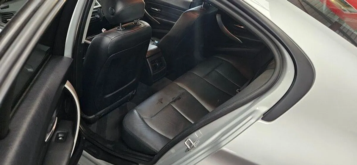 2012 Bmw 3-series - Image 3