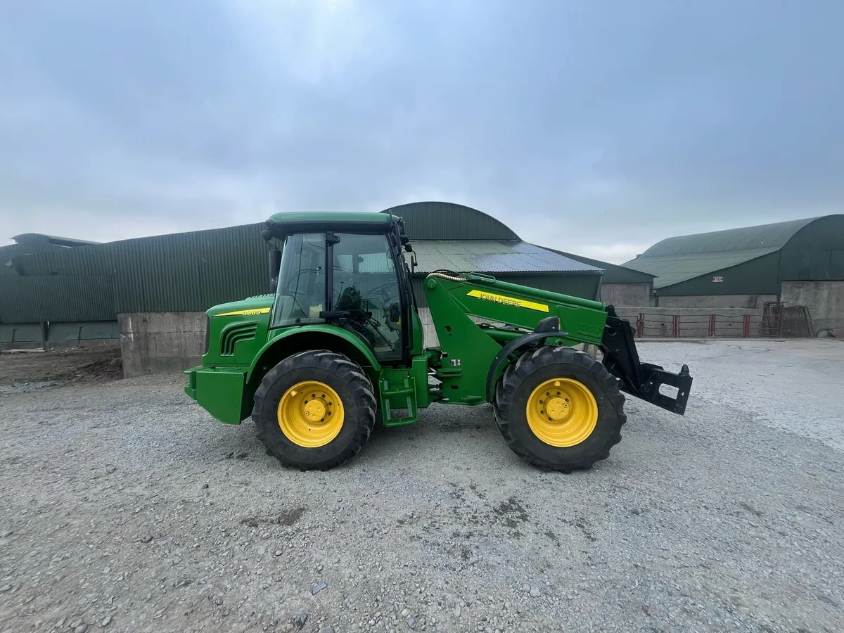 John Deere 3800 - Image 1