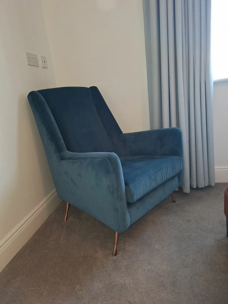Teal velvet armchair immaculate condition - Image 1