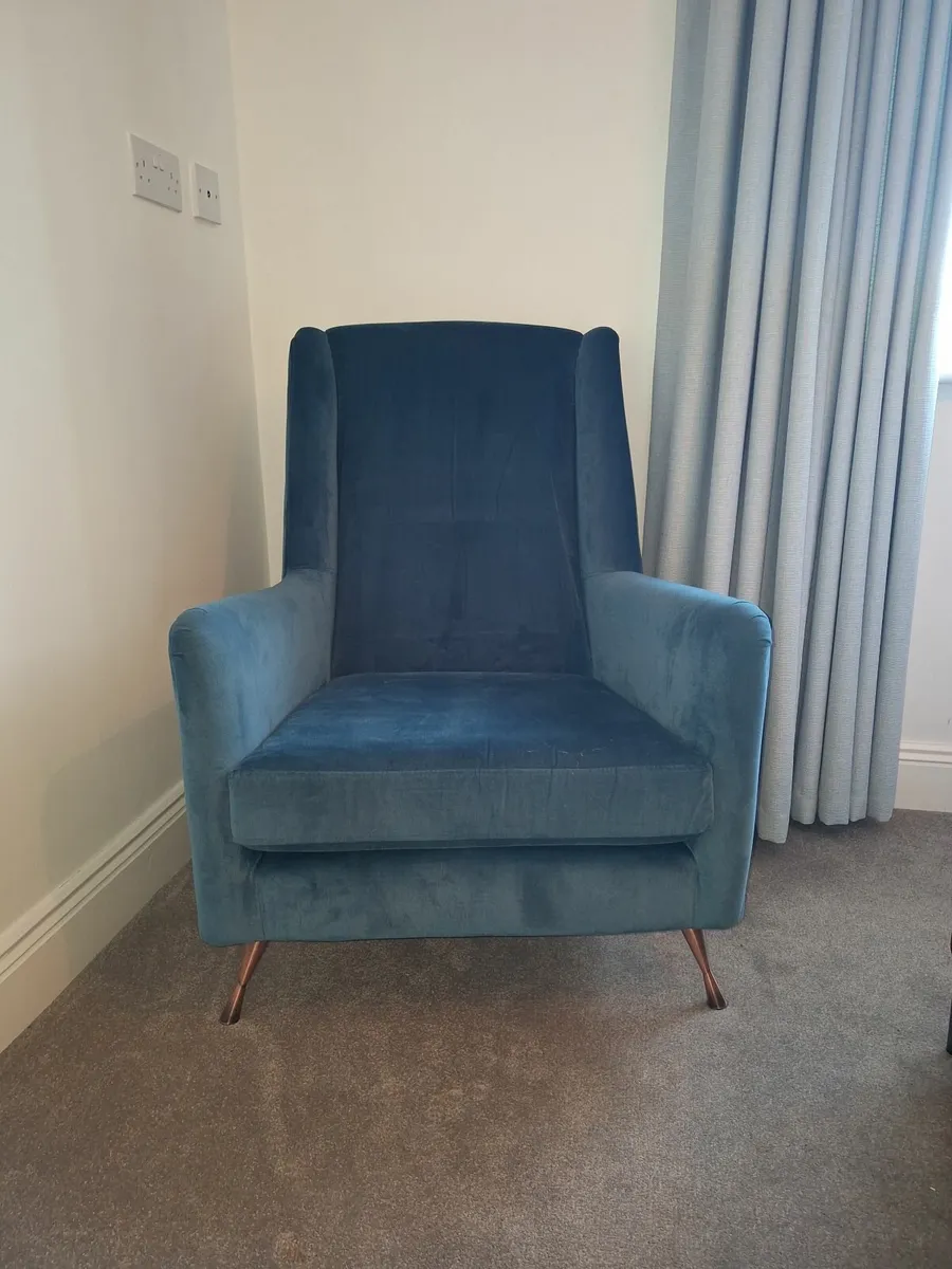 Teal velvet armchair immaculate condition - Image 3