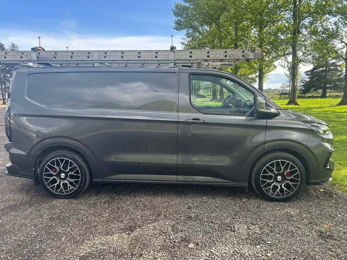 Ford Transit Custom 2024 - Image 4