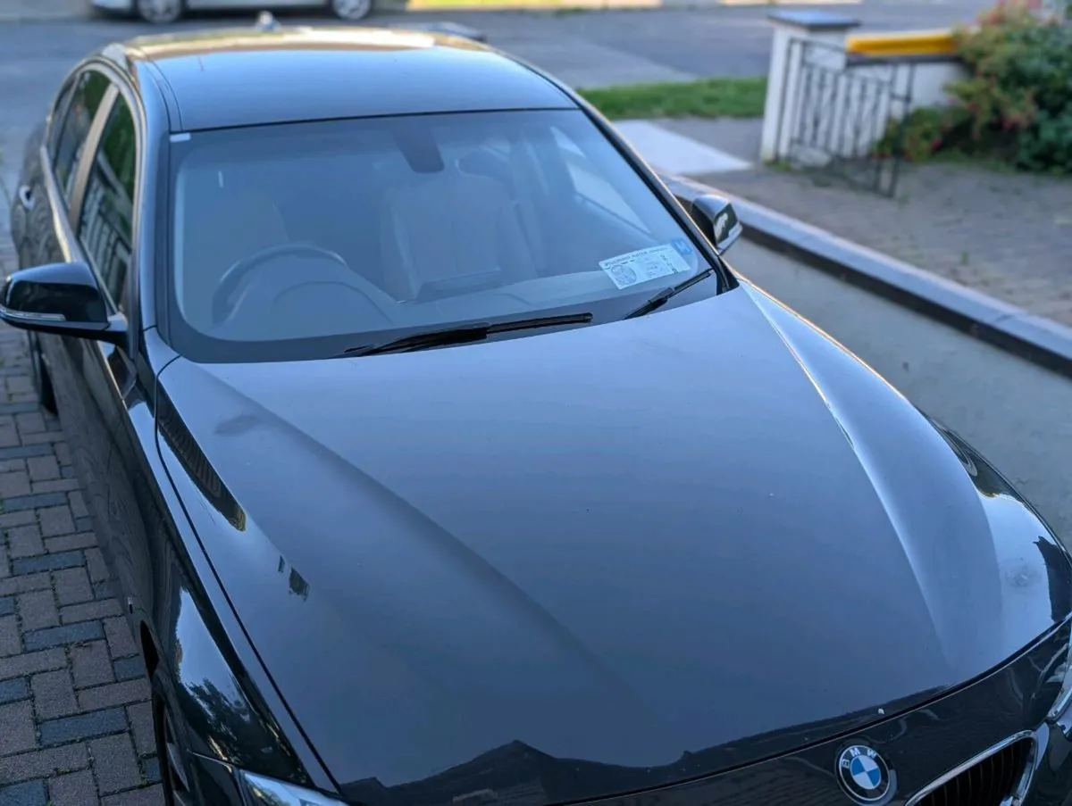 BMW 330 Saloon Petrol Plug-In Hybrid - Image 2