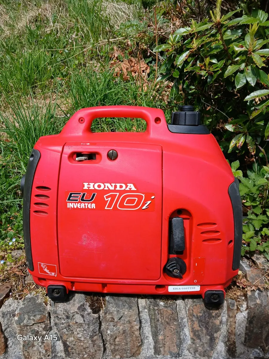Honda Invertor EU10i Generator - Image 1