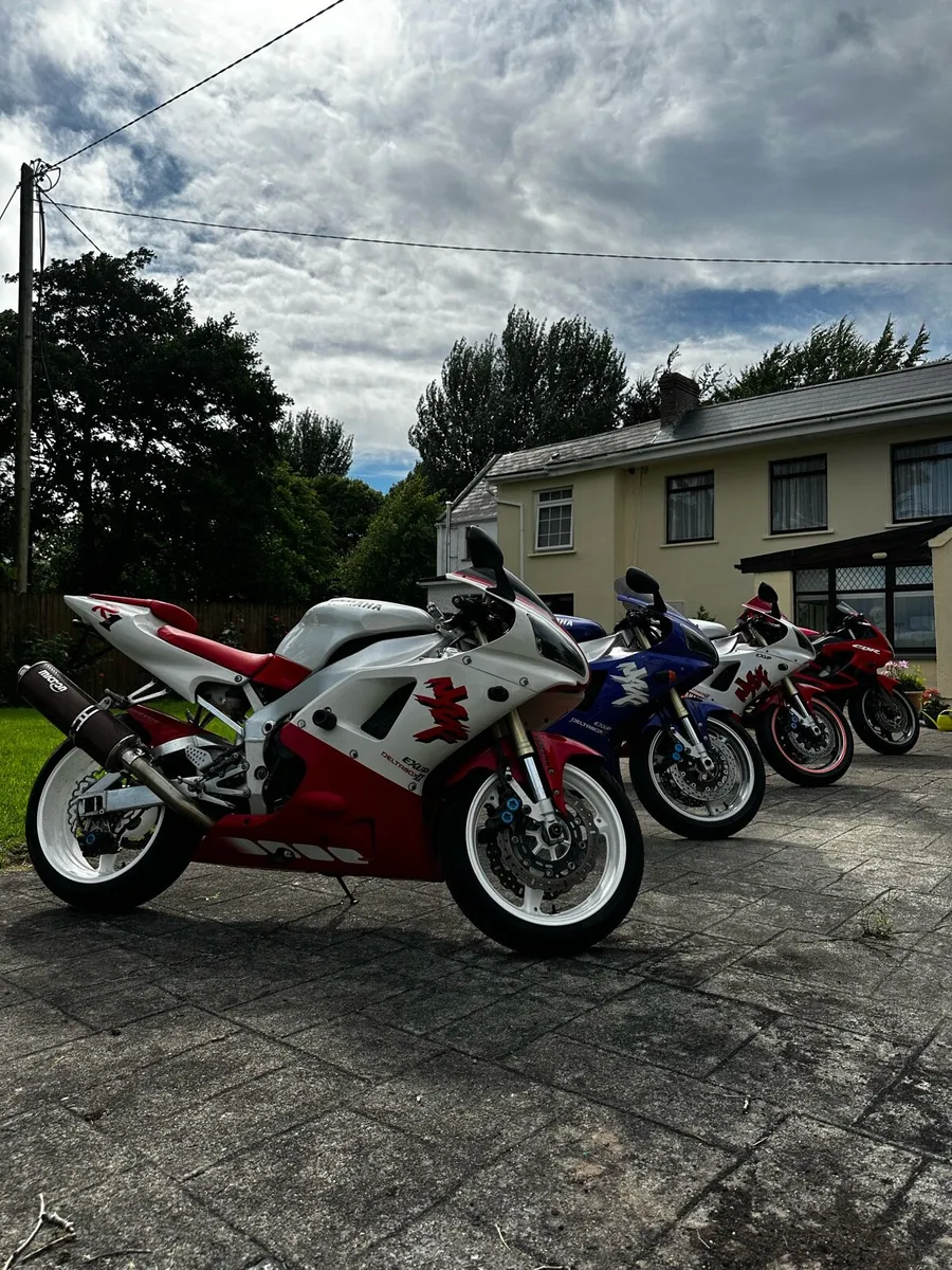 Yamaha YZF R1 - Image 1
