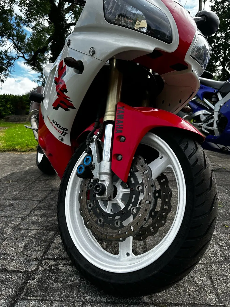 Yamaha YZF R1 - Image 4