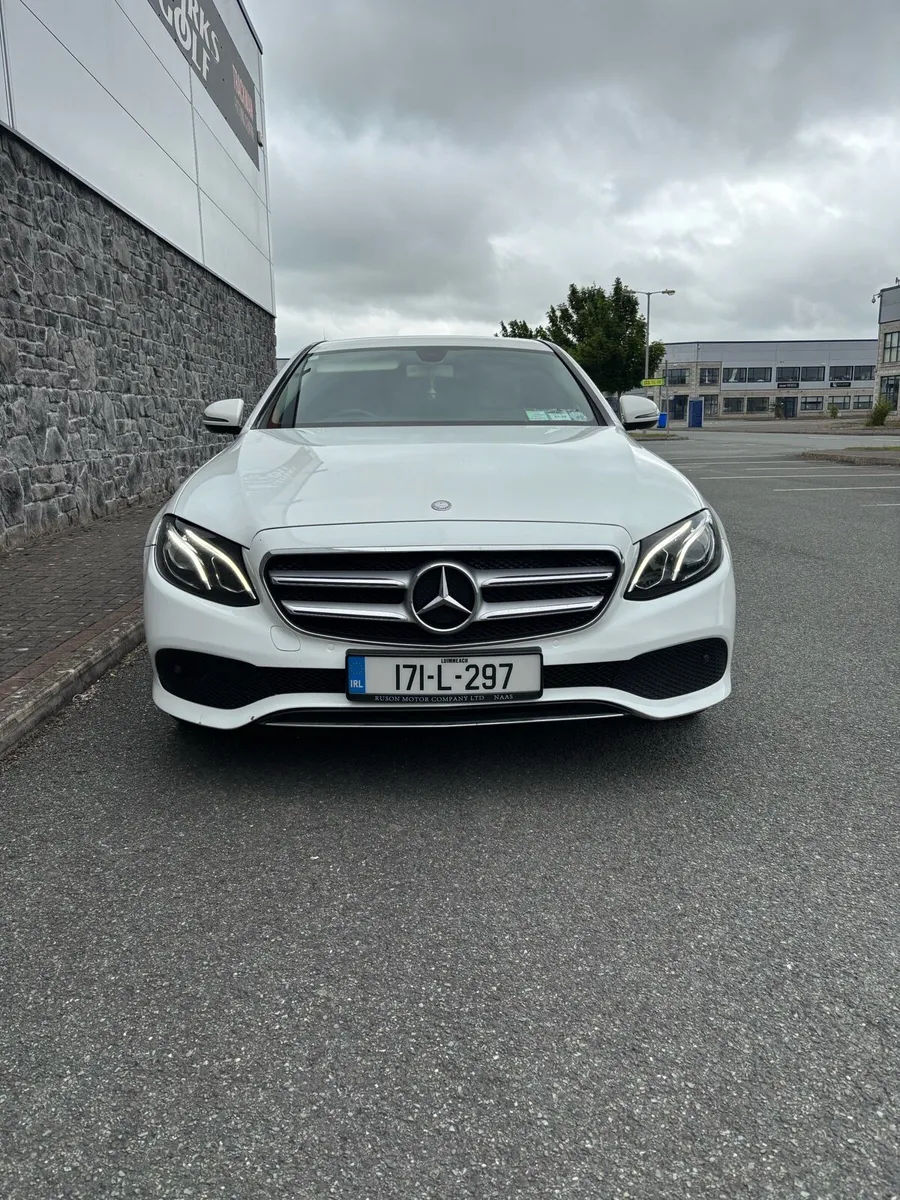 Mercedes E200 D AVANTGARDE - Image 3