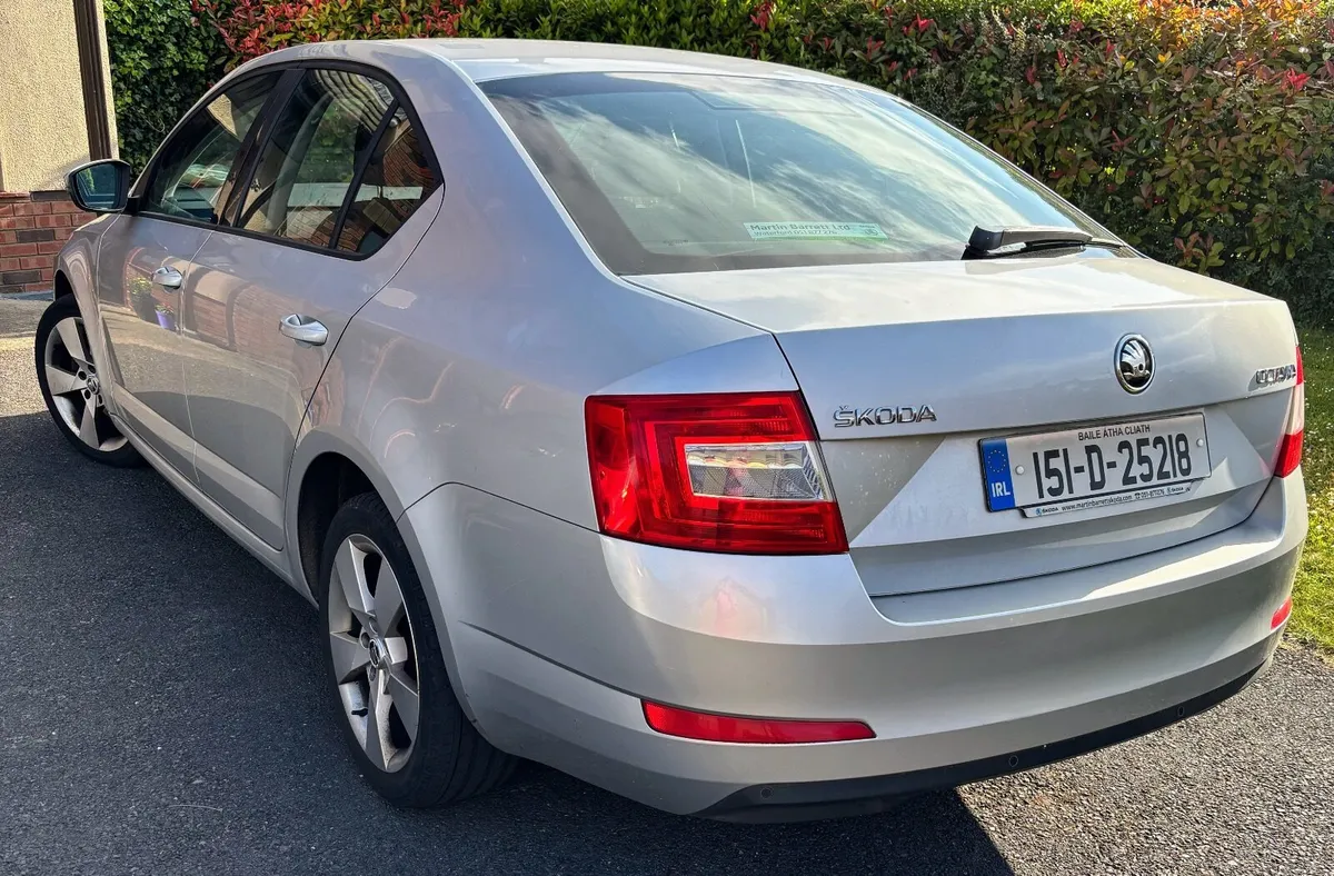 Skoda Octavia 2015 - Image 2