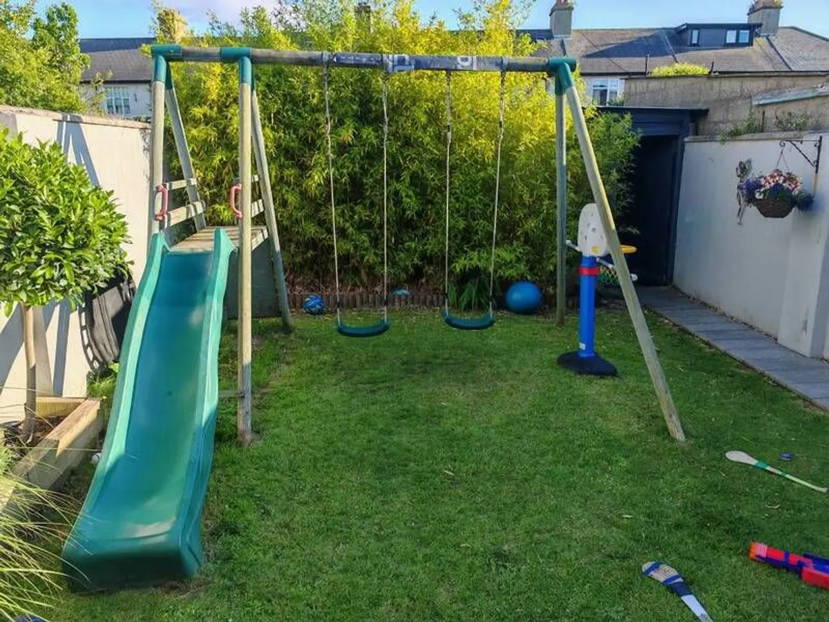 large swing and slide set - Image 1