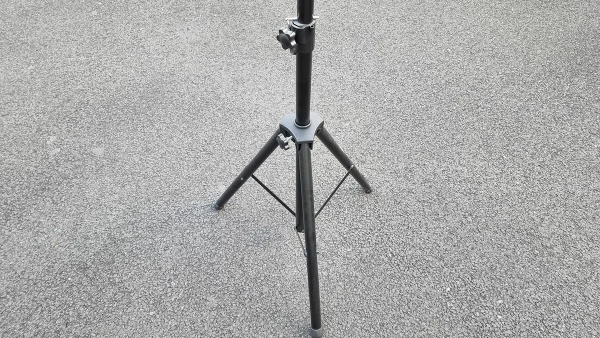Dartboard with Stand - Image 4