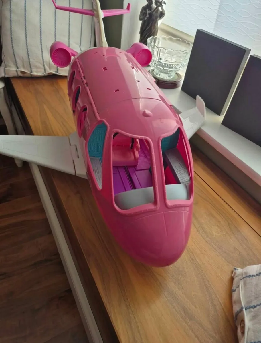 Barbie plane - Image 1