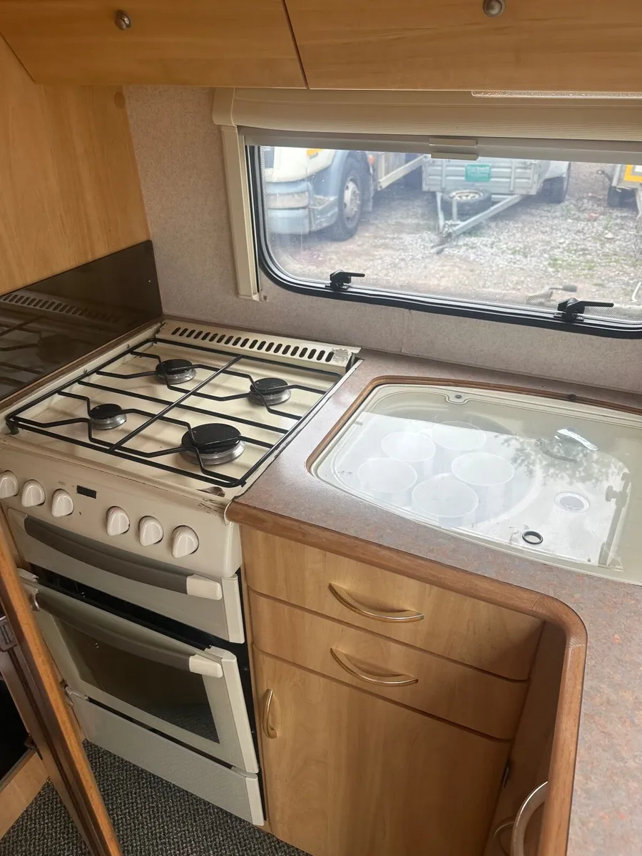 Caravan - Image 4