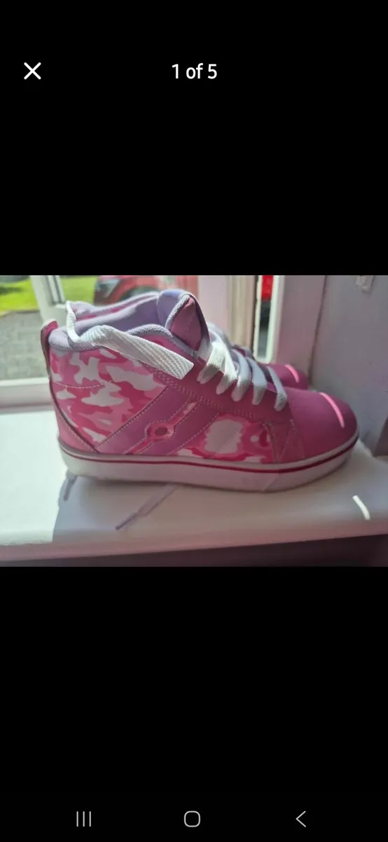 Heelys roller shoes - Image 1