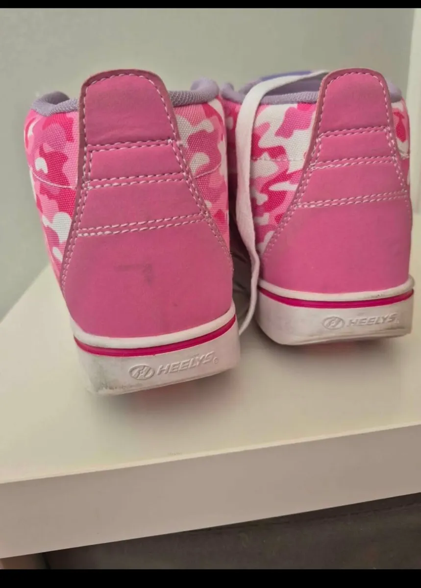Heelys roller shoes - Image 4