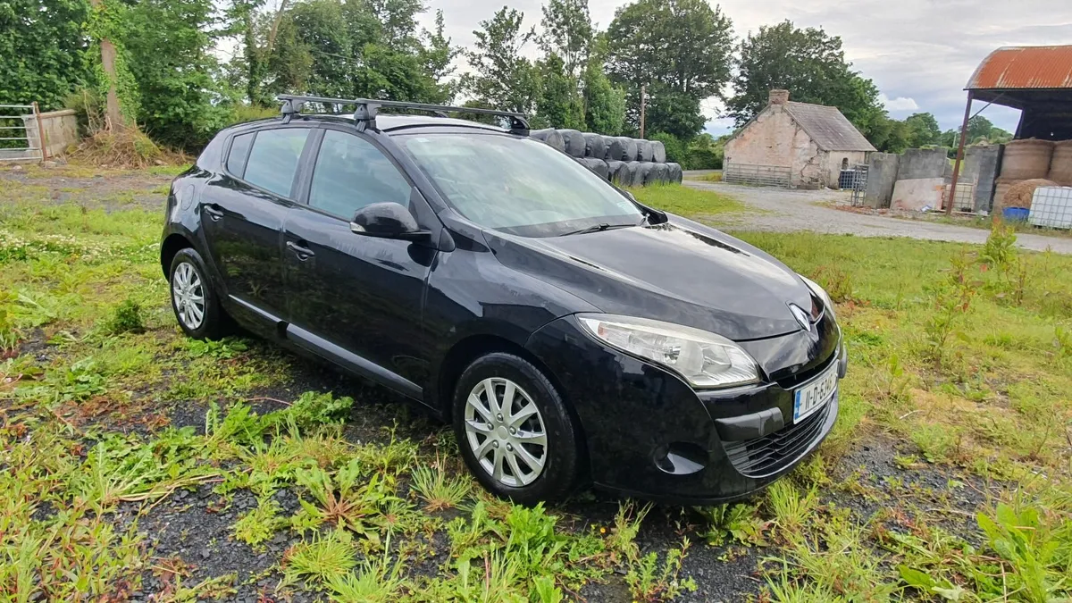 Renault Megane 2011 - Image 1