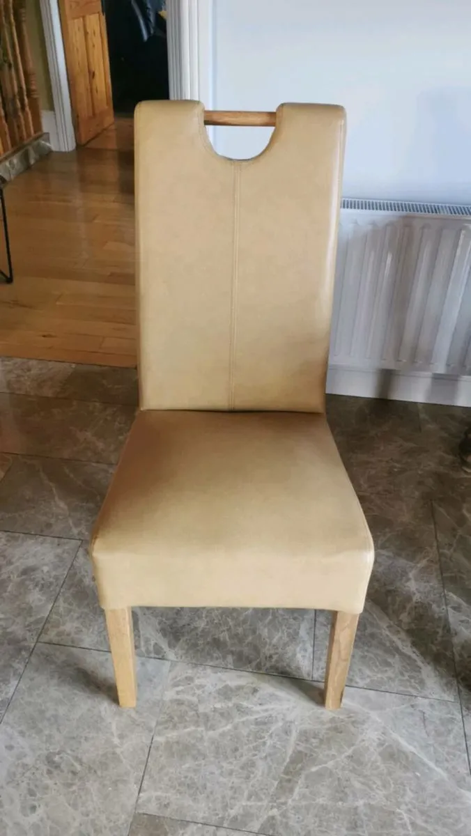 Table & 6 chairs - Image 2