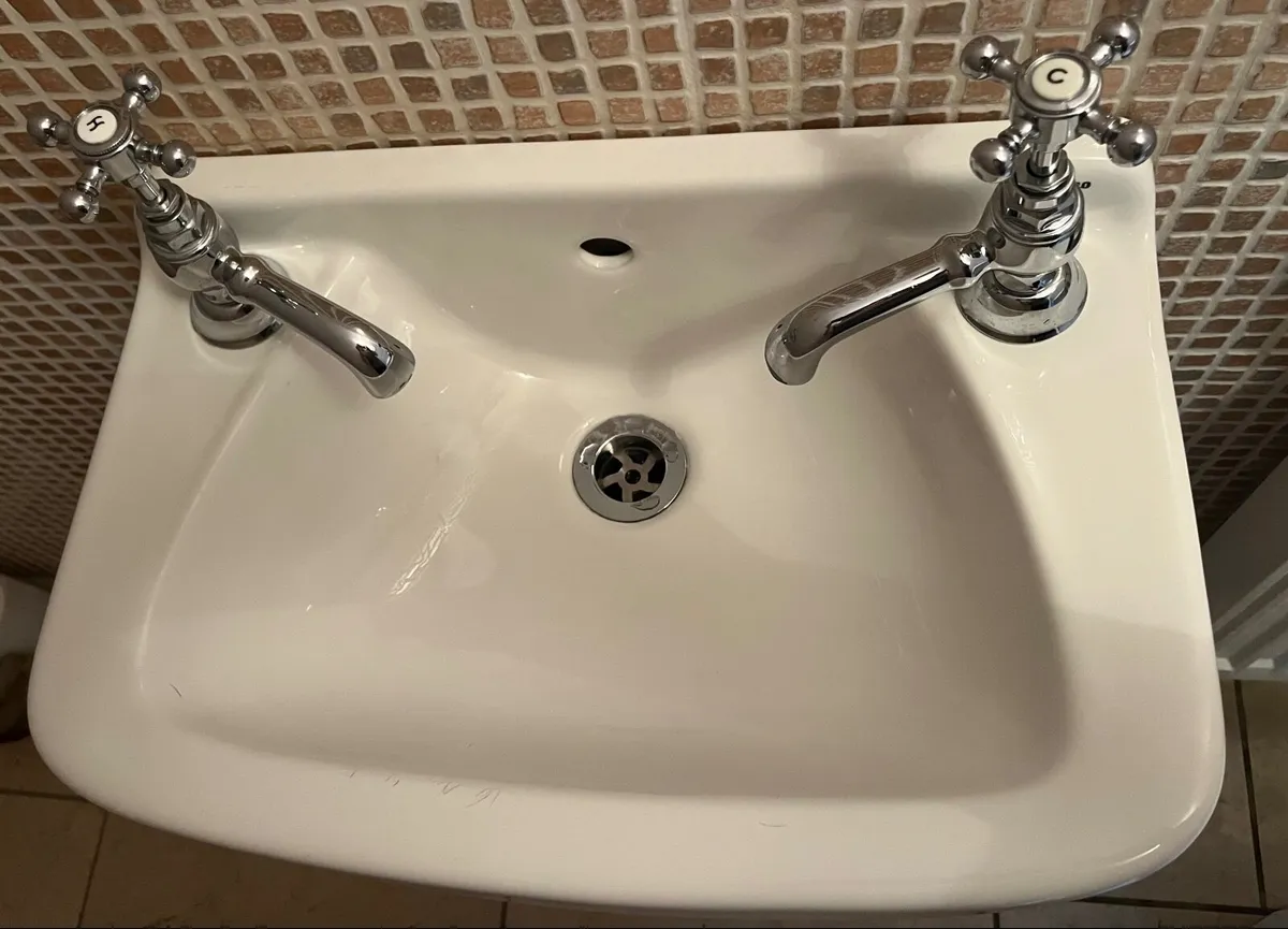 Toilet and sink - Image 2