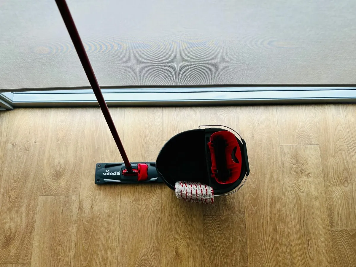 Vileda Ultramax Floor Mop Complete set Mop+Bucket - Image 1