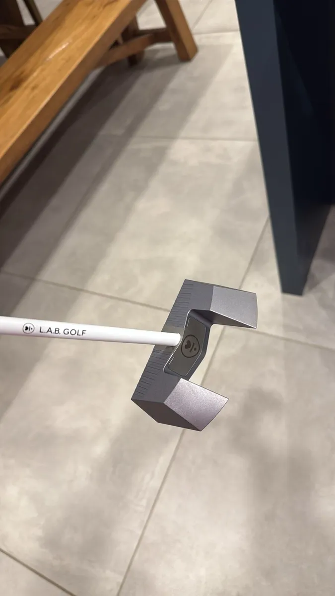 Lab putter - Image 1